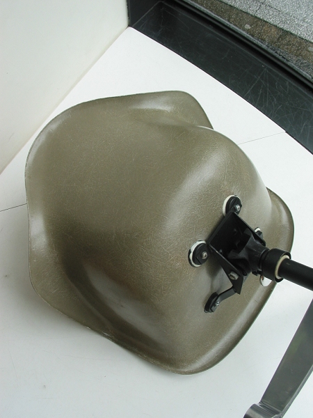 Eames arm shell / Caster base
