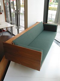 GE236 Hans J.Wegner sofa Walnut