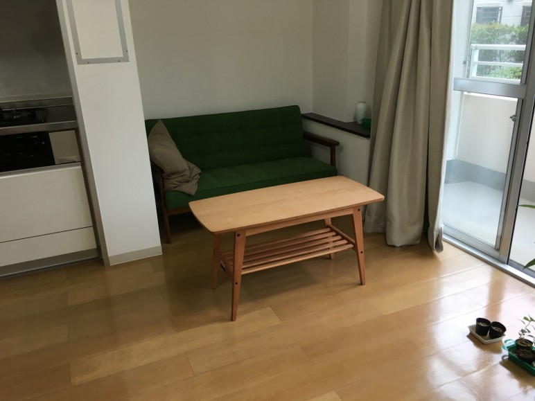 カリモク60 リビングテーブル小 - 大阪府の家具