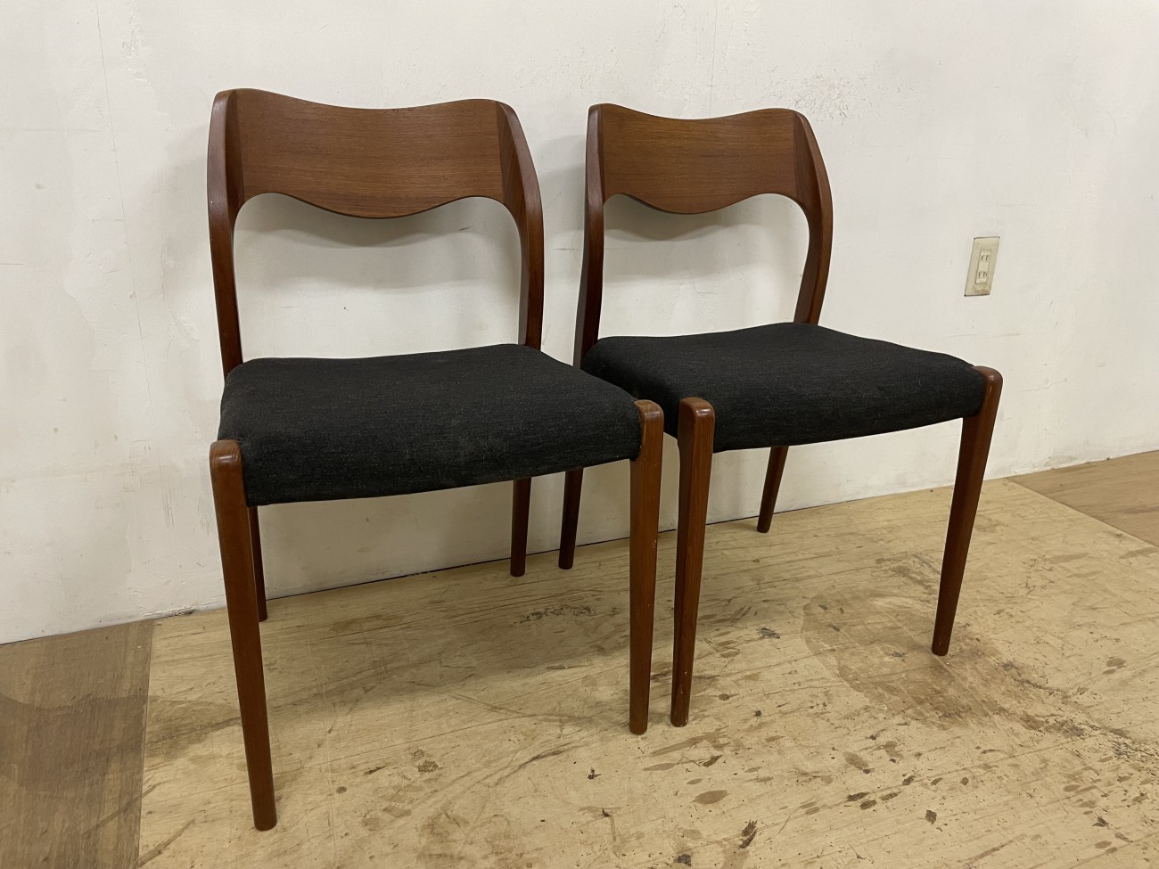 メンテナンス前）J.L.Moller Model No.71 Chair Teak J.L.モラー（ニールス・O・モラー）チーク チェア（2脚セット）stock2306-19  « メンテナンス前SOLD « デザイナーズアイテム « ジェイエルモラー・ニールスモラー(J.L.Moller・N.O.Moller) «  VINTAGE « ビンテージ北欧 ...